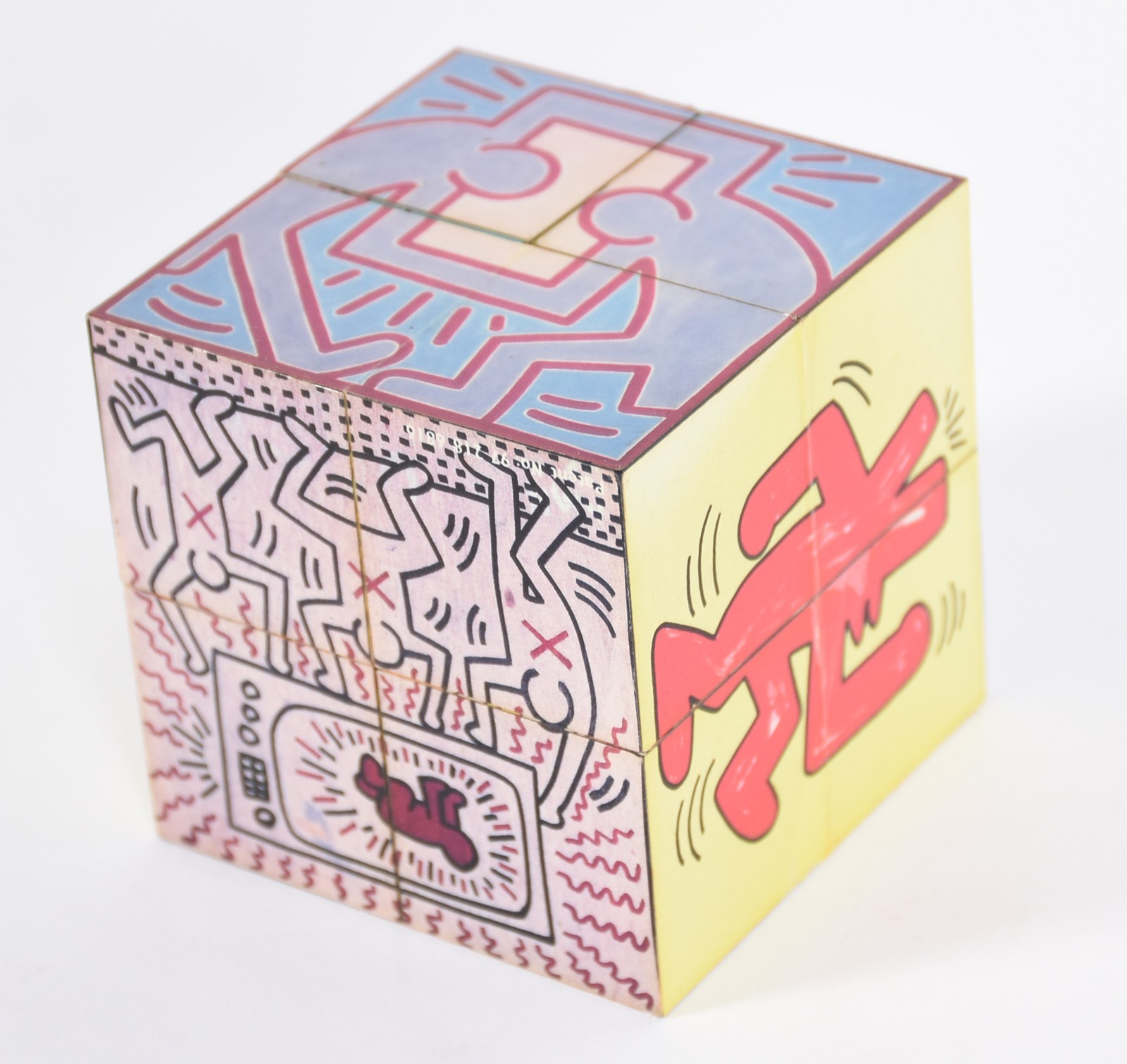 Cubo multi face Keith Haring articulado. (partes do papel com... - foto 1 de 4