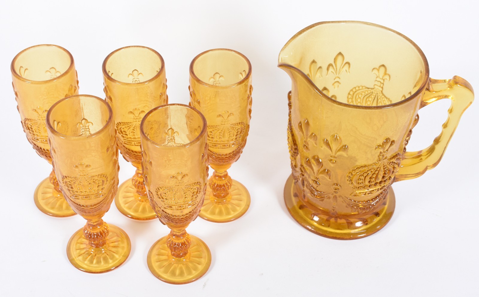 Conjunto para refresco de vidro na cor âmbar decorados com coroa em... - foto 2 de 3