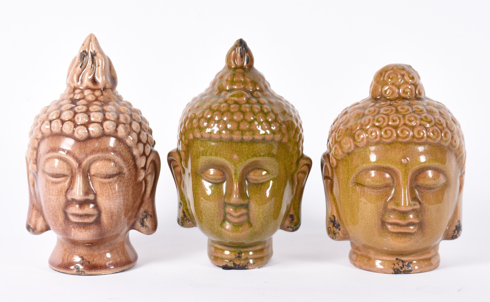 Três cabeças pequenas de cerâmica representando Buda. - foto 1 de 5
