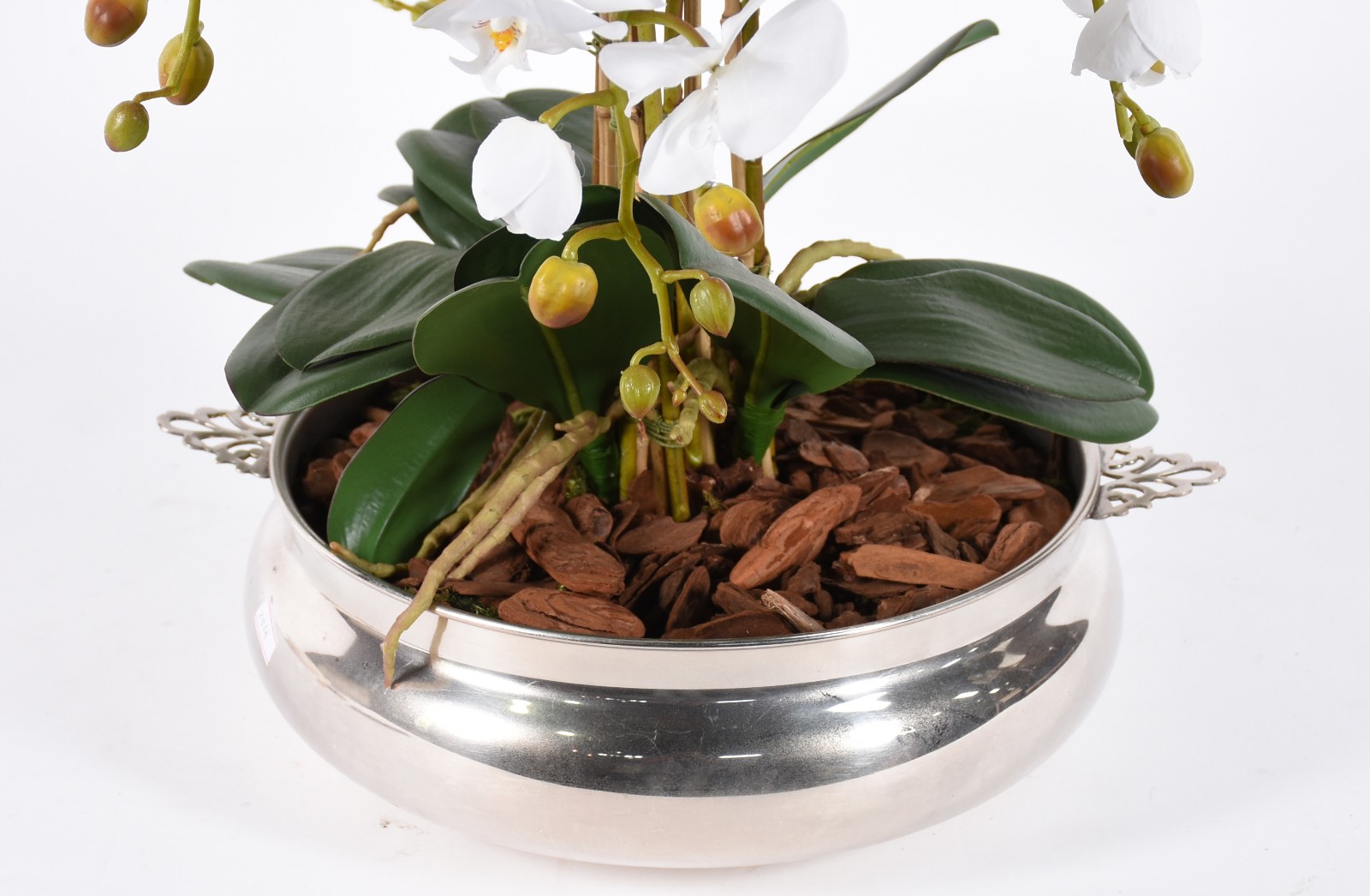 Cachepot com banho de prata com composição de orquídeas permanentes. - foto 3 de 3