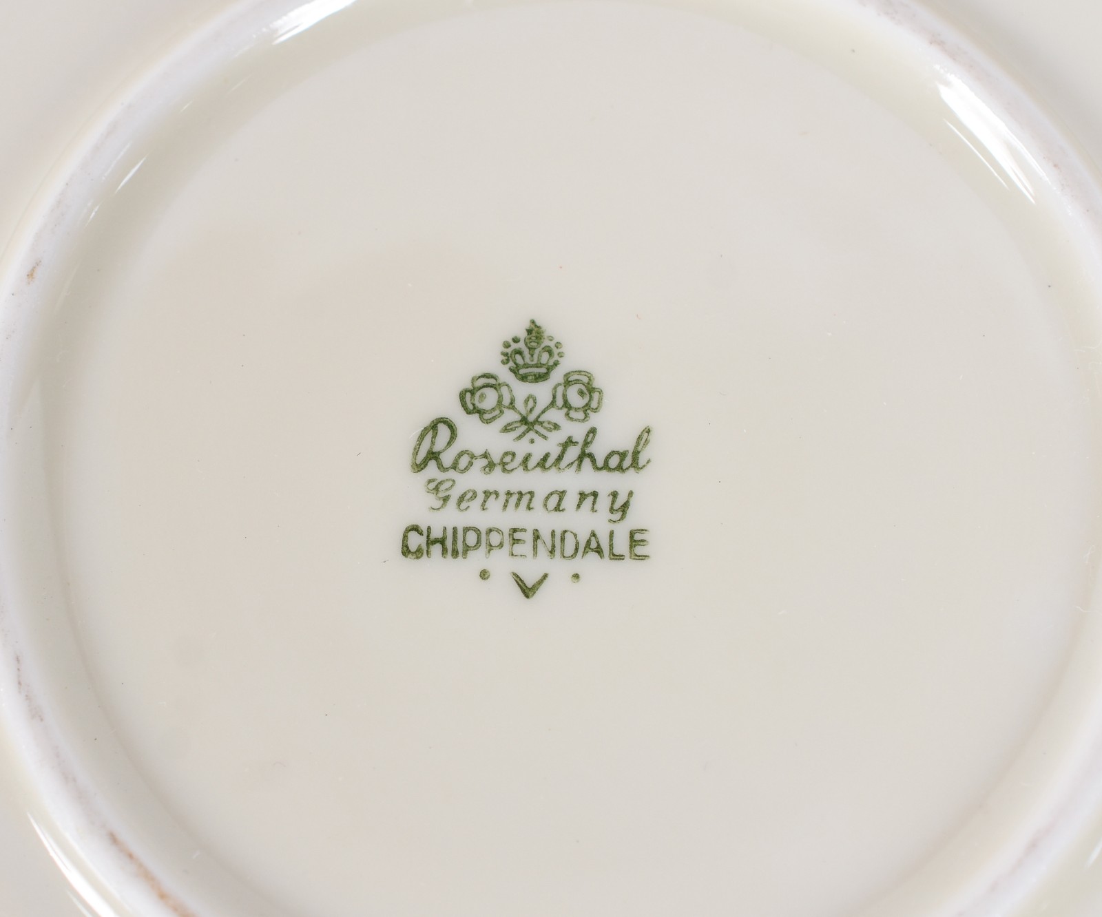 Medalhão de porcelana Rosenthal decorado com ave dourada sobre fundo... - foto 4 de 4