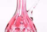 Jarra com alça de cristal doublé rubi lapidado. - Jarra com alça de cristal doublé rubi lapidado.