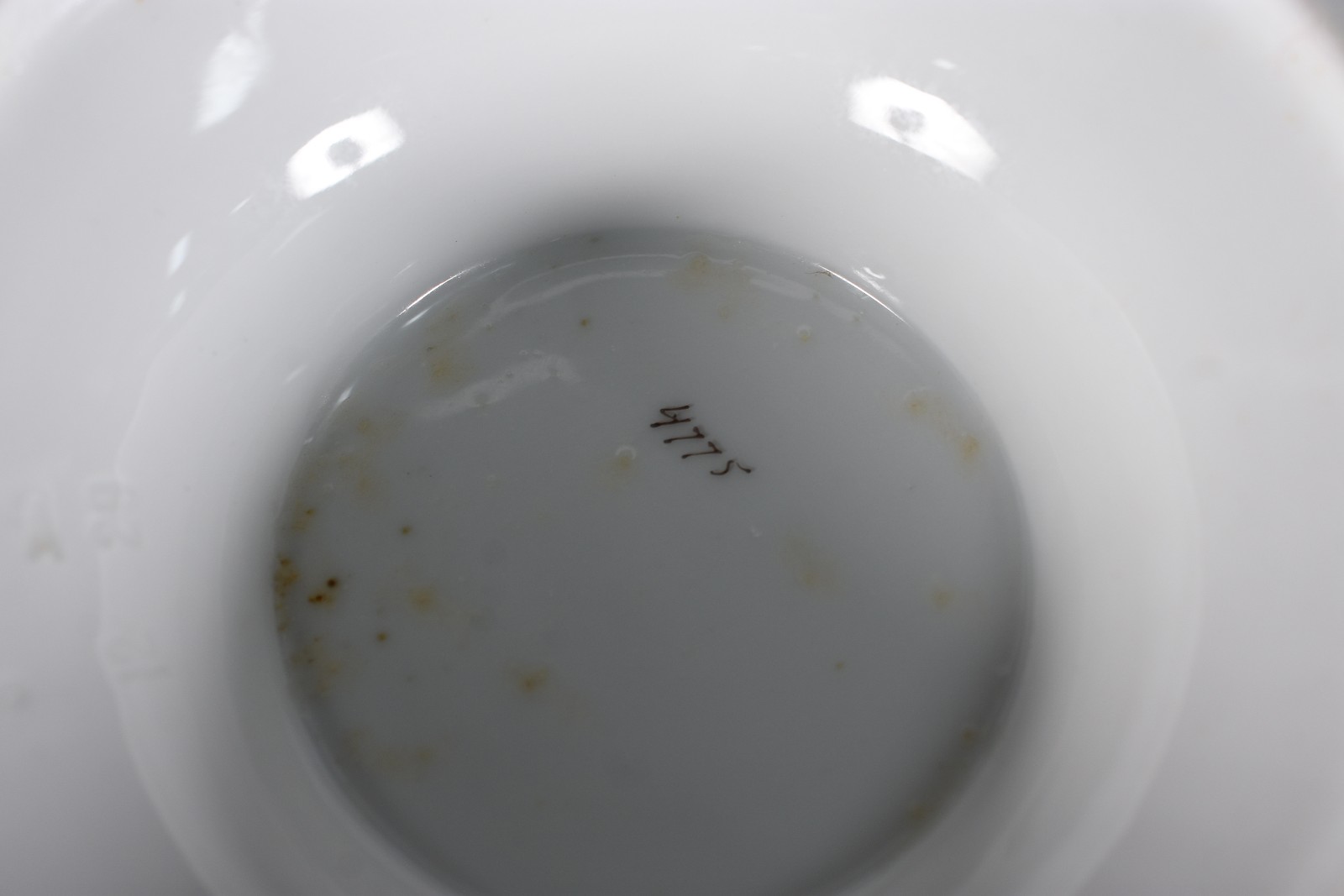 Sopeira de porcelana européia decoração floral em policromia. - foto 4 de 4
