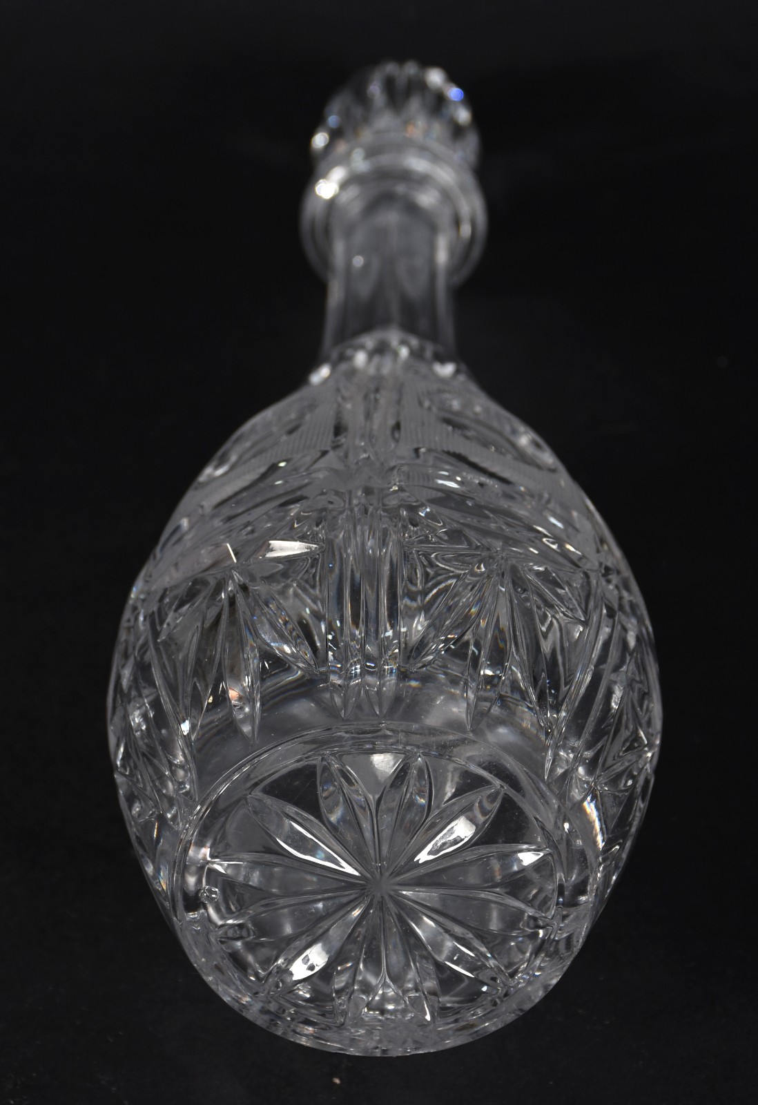 Garrafa de cristal tcheco lapidado. - foto 3 de 3