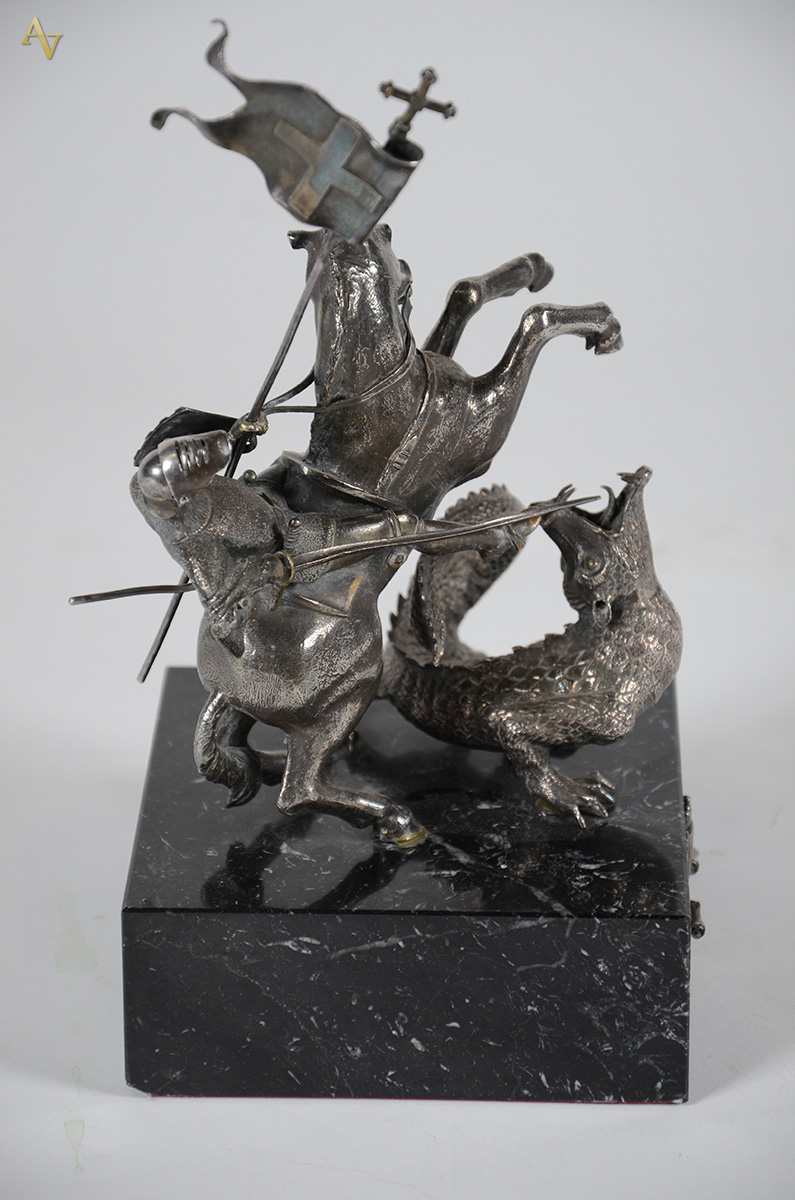 Escultura espanhola de metal prateado representando "SANT... - foto 2 de 5