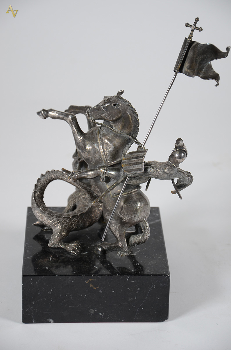 Escultura espanhola de metal prateado representando "SANT... - foto 3 de 5