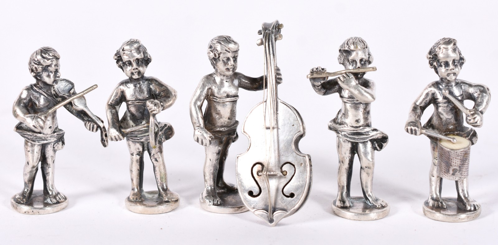 Cinco esculturas em miniatura de prata representando músicos. Peso da... - foto 1 de 7