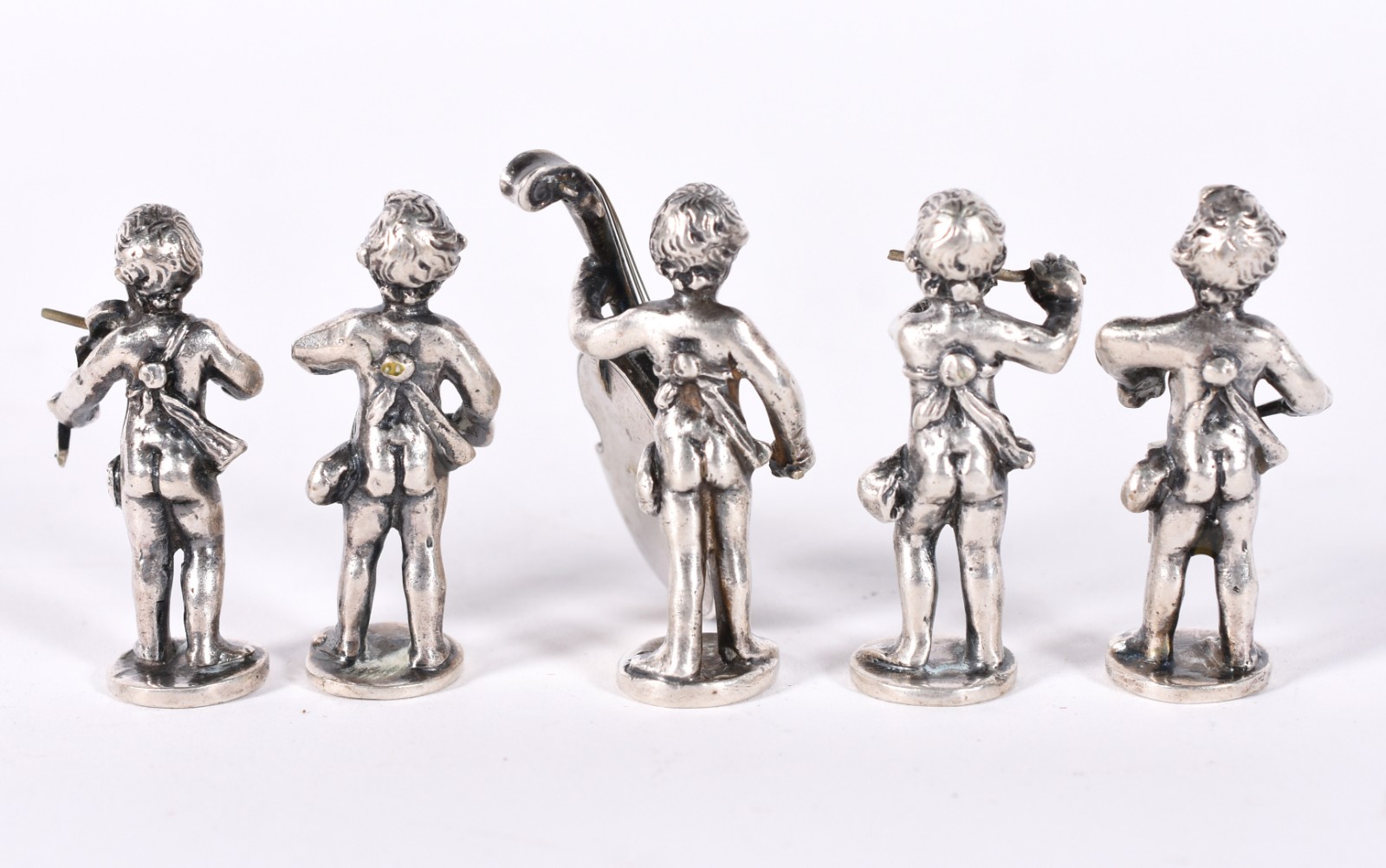 Cinco esculturas em miniatura de prata representando músicos. Peso da... - foto 5 de 7