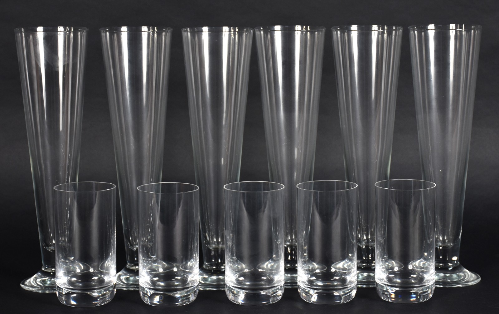 Conjunto de cristal Strauss, sendo 6 tulipas para cerveja e 5 copos... - foto 1 de 5