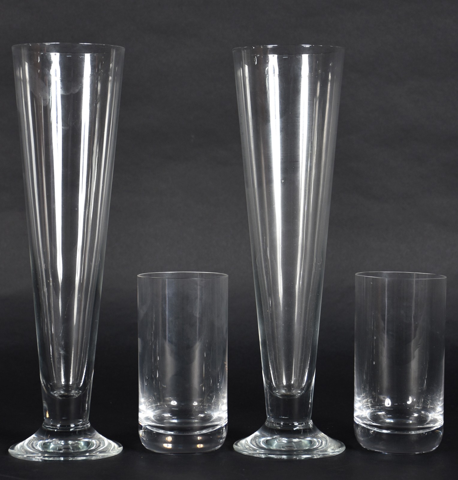 Conjunto de cristal Strauss, sendo 6 tulipas para cerveja e 5 copos... - foto 3 de 5
