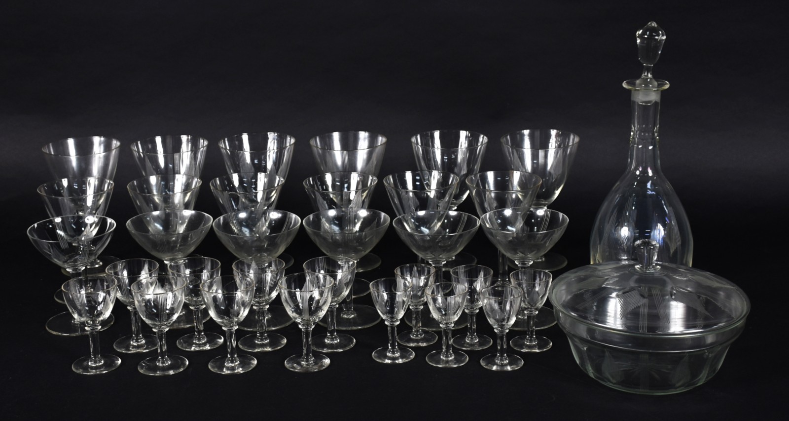 Conjunto de cristal composto de: Licoreira, 6 flutes para champagne... - foto 2 de 4