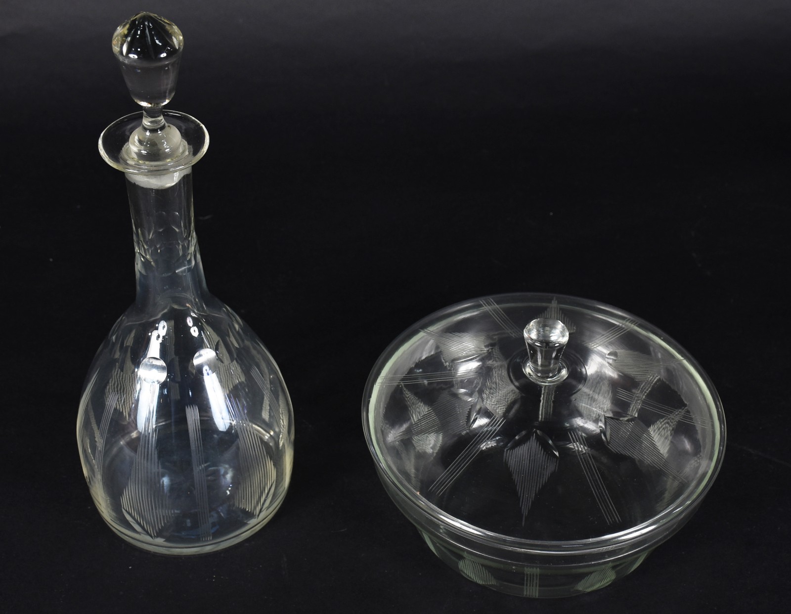 Conjunto de cristal composto de: Licoreira, 6 flutes para champagne... - foto 4 de 4