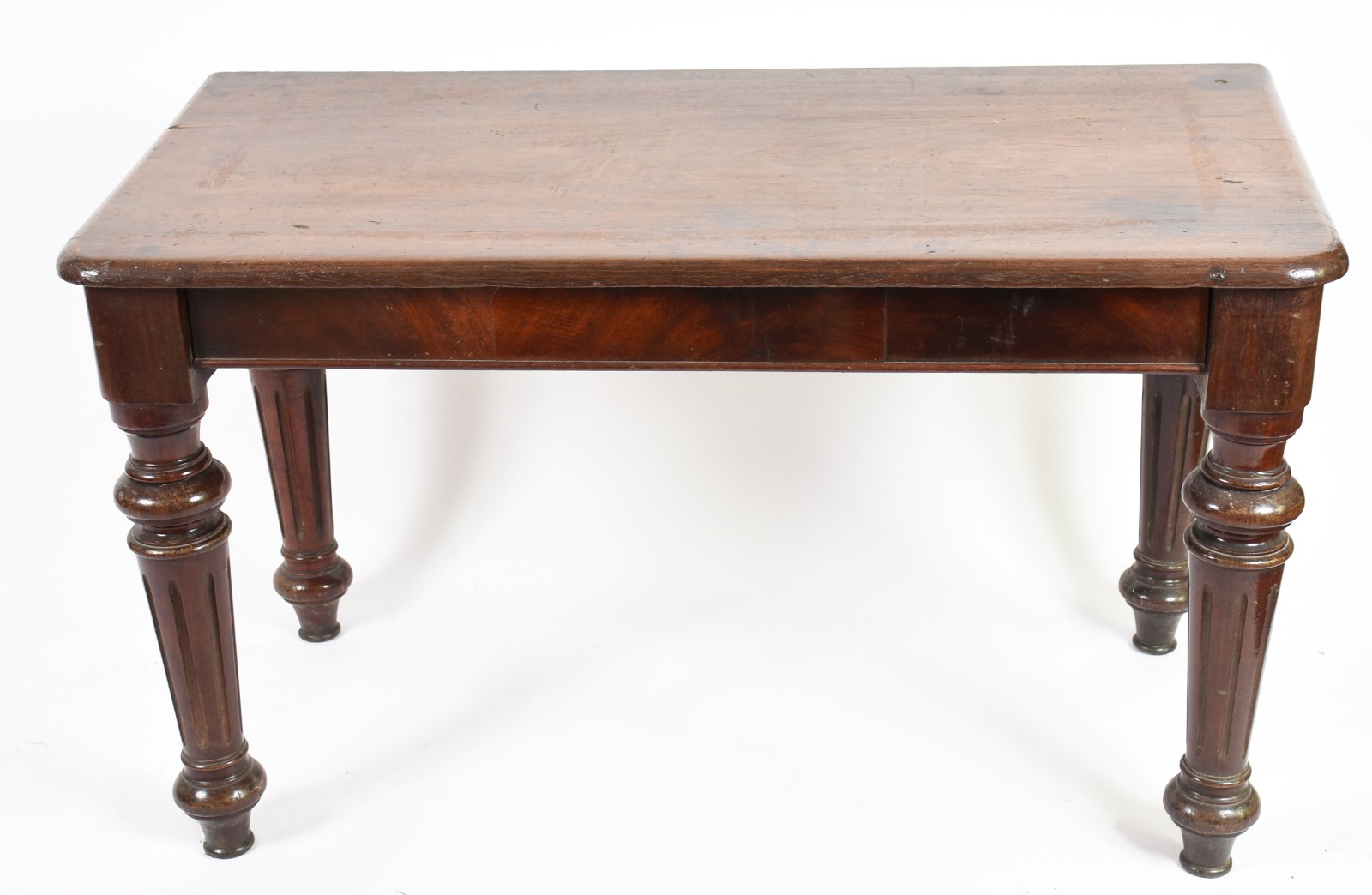 Mesa de madeira nobre com pernas cilíndricas. (Retirada em residência... - foto 2 de 5