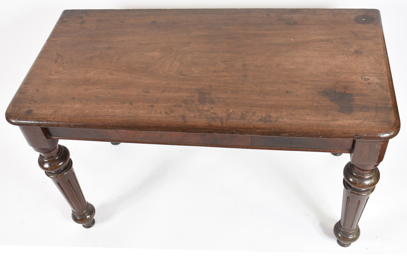 Mesa de madeira nobre com pernas cilíndricas. (Retirada em residência... - foto 4 de 5