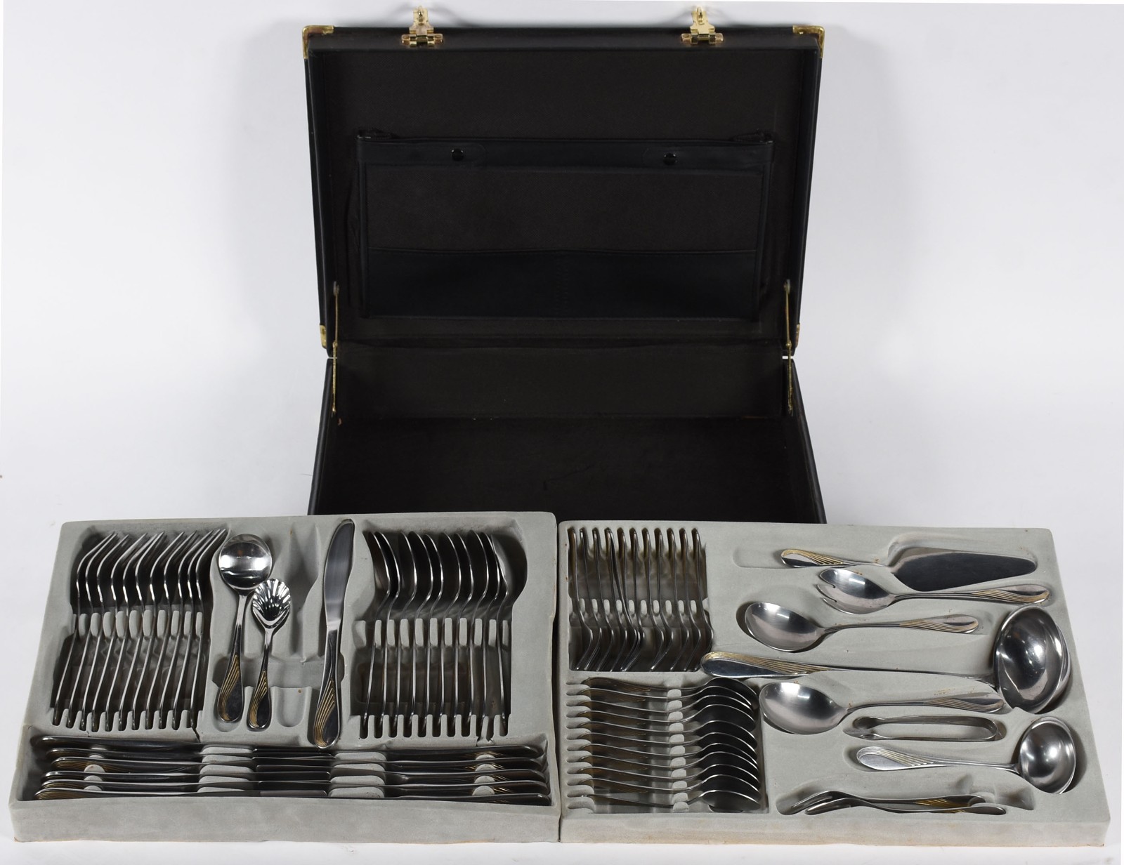 Faqueiro de Inox com detalhes dourados, composto de: 11 garfos, 10... - foto 2 de 9