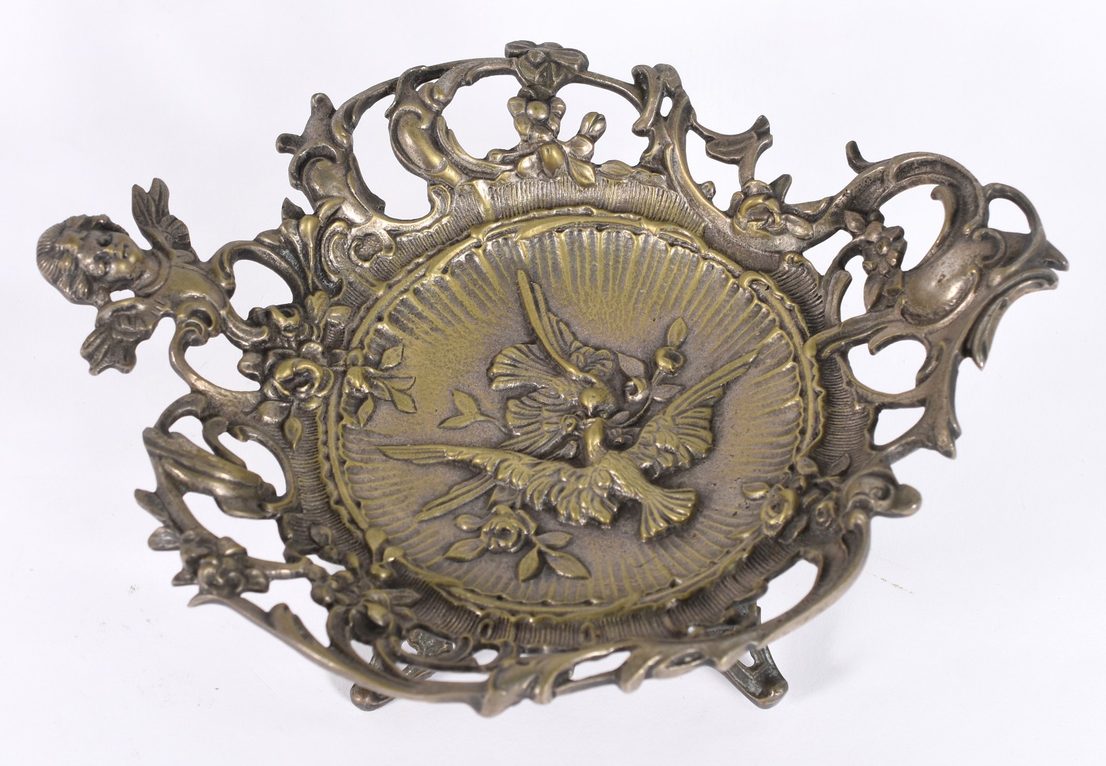 Porta cartão de bronze com figura de anjo e pombos em relevo, bordas... - foto 2 de 5