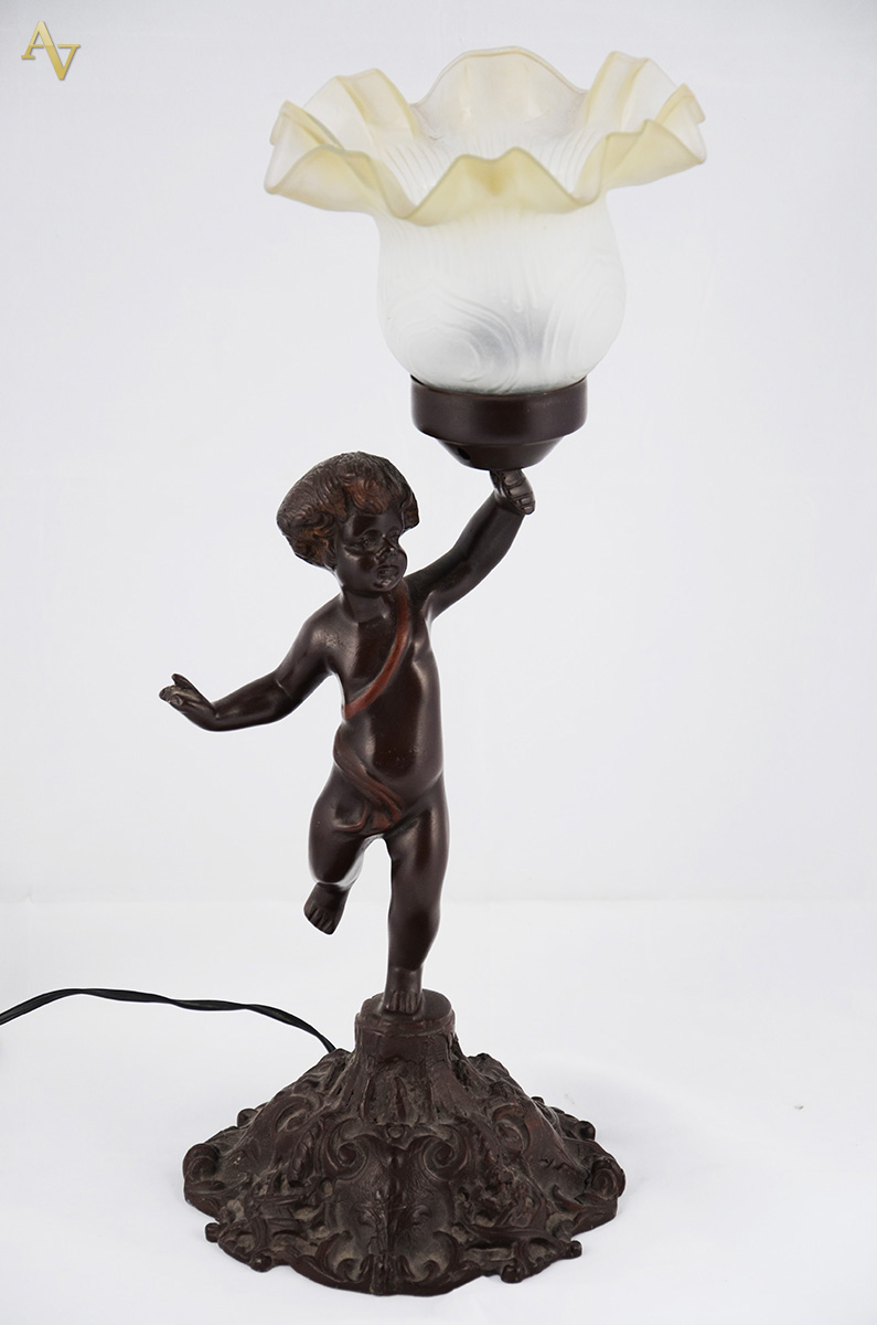 Luminária em Petit bronze representando anjo - 42 cm. - foto 1 de 2