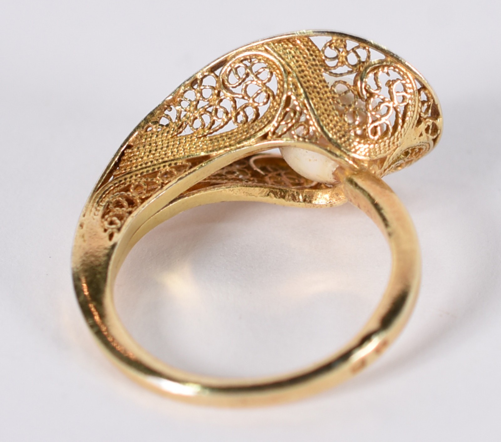 Anel de ouro contrastado com pérola sintética, aro 18 (Por motivos de... - foto 3 de 4