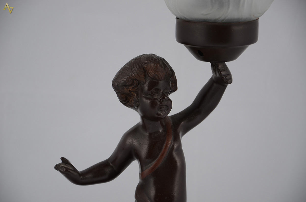 Luminária em Petit bronze representando anjo - 42 cm. - foto 2 de 2