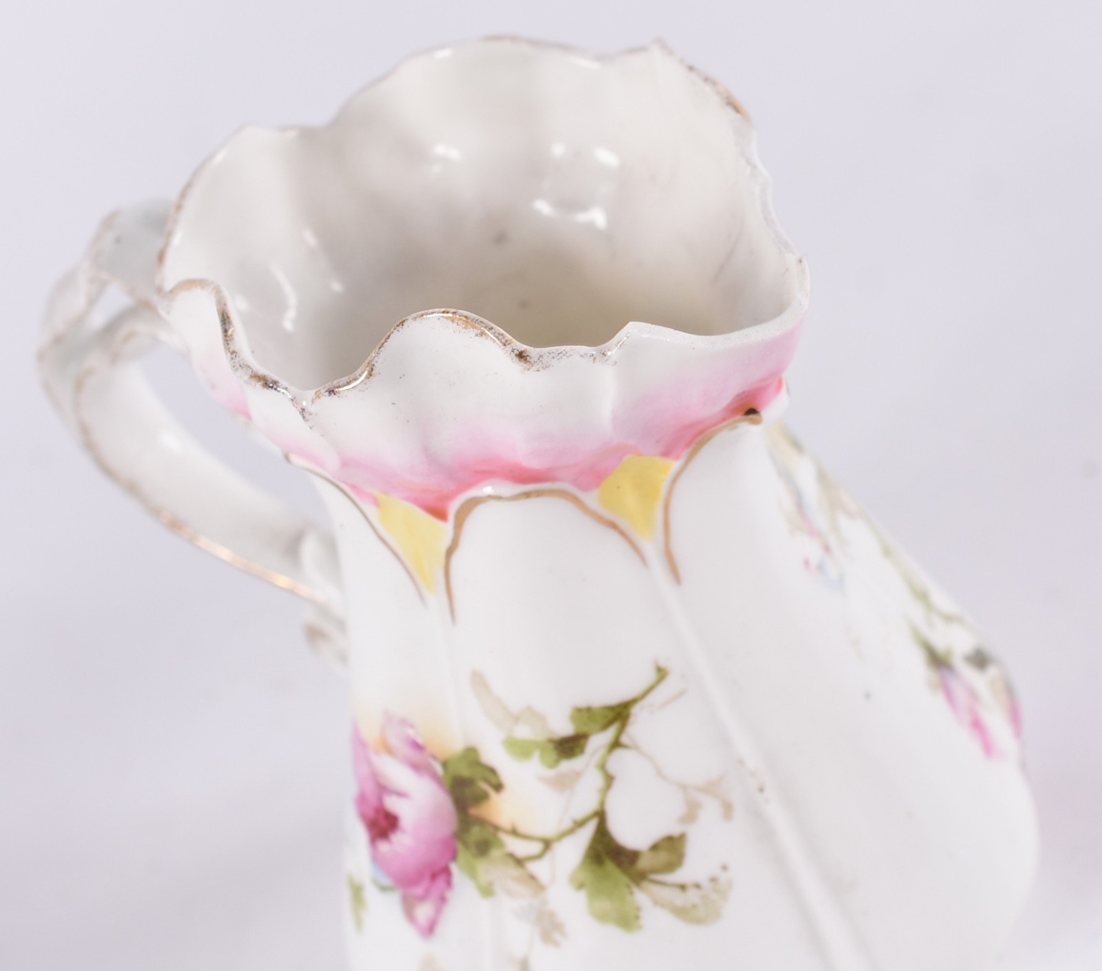 Serviço de café de porcelana floral, composto de: 6 xícaras com... - foto 5 de 6