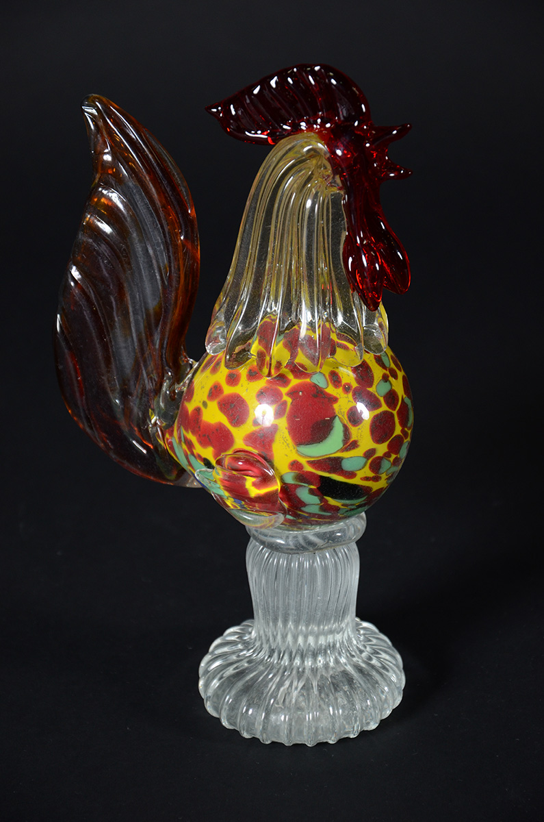 Galo de murano policromado, alt. 31 cm.