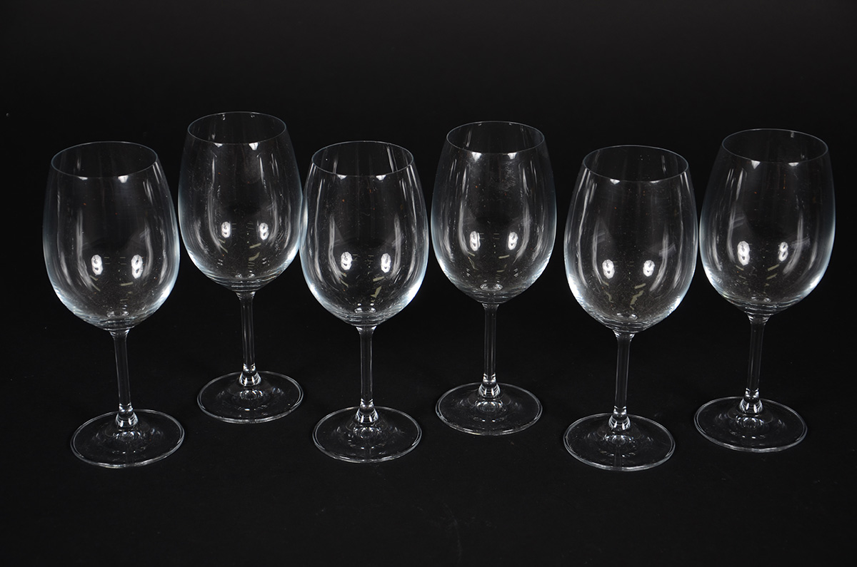 Seis cálices para vinho de cristal da Bohemia