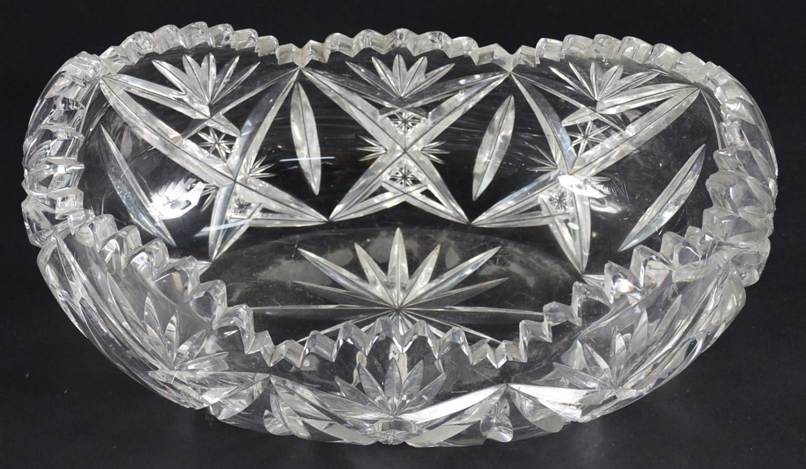 Fruteira oval de cristal tcheco lapidado. - foto 2 de 4