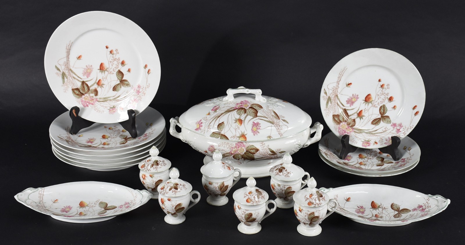 Conjunto de parte de serviço de porcelana francesa, composto de: 6... - foto 1 de 7