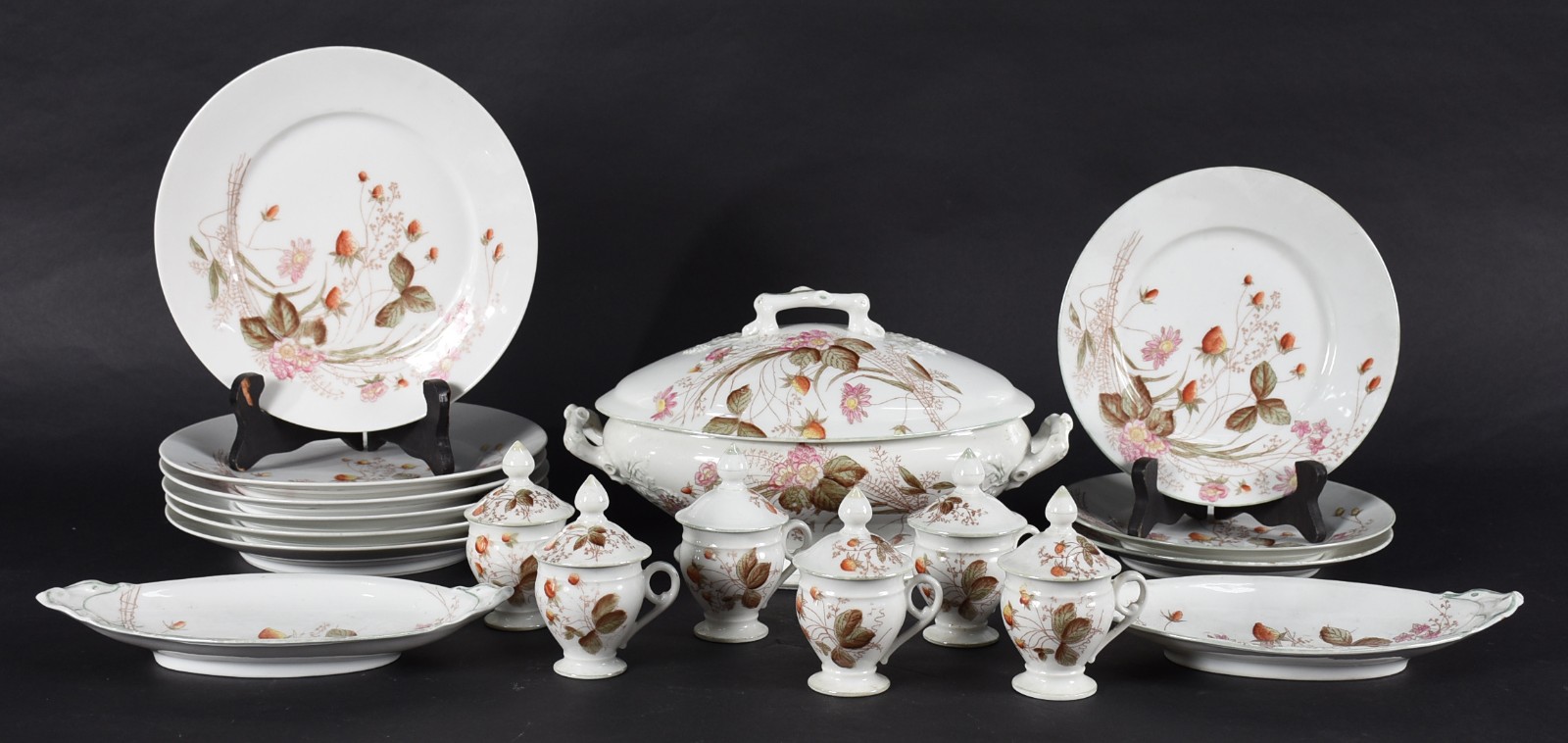 Conjunto de parte de serviço de porcelana francesa, composto de: 6... - foto 2 de 7