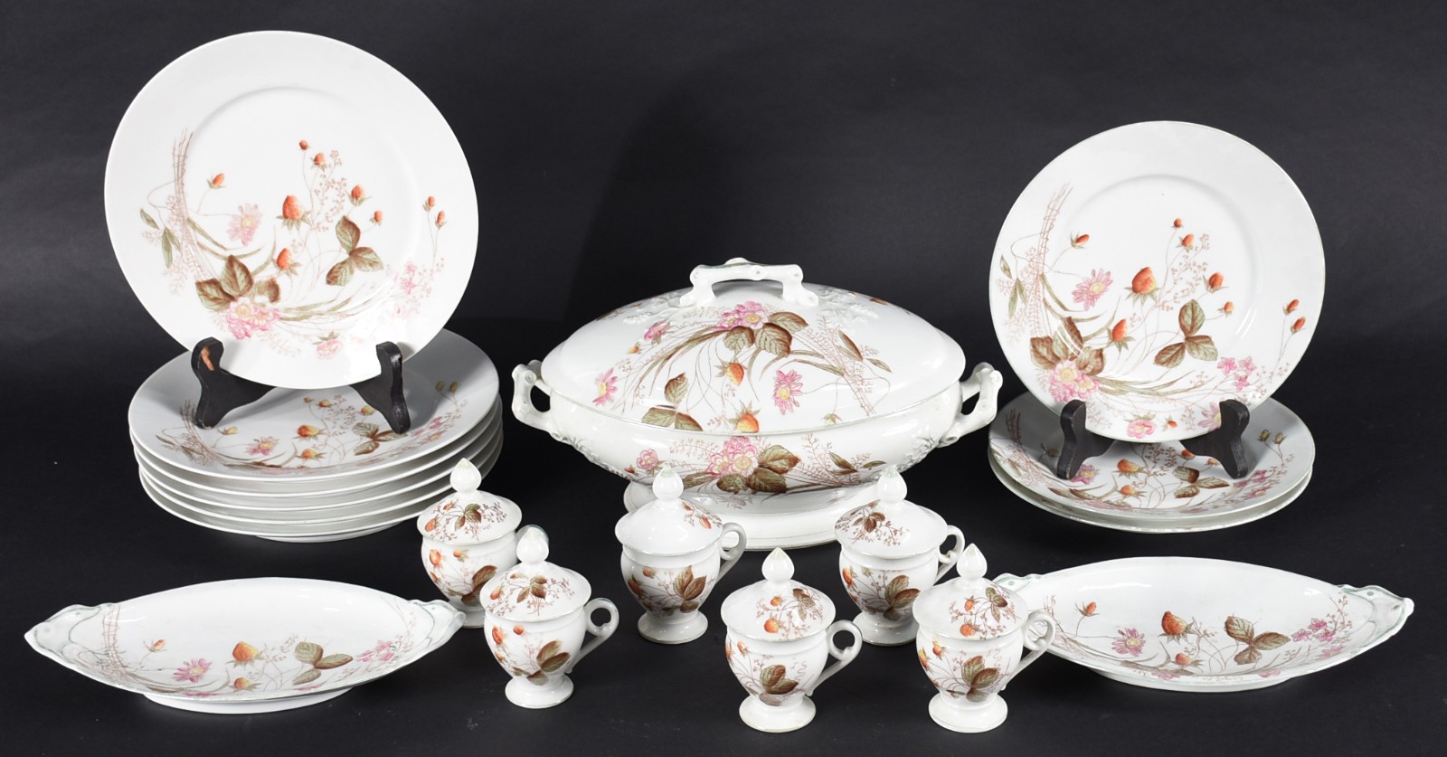 Conjunto de parte de serviço de porcelana francesa, composto de: 6... - foto 3 de 7