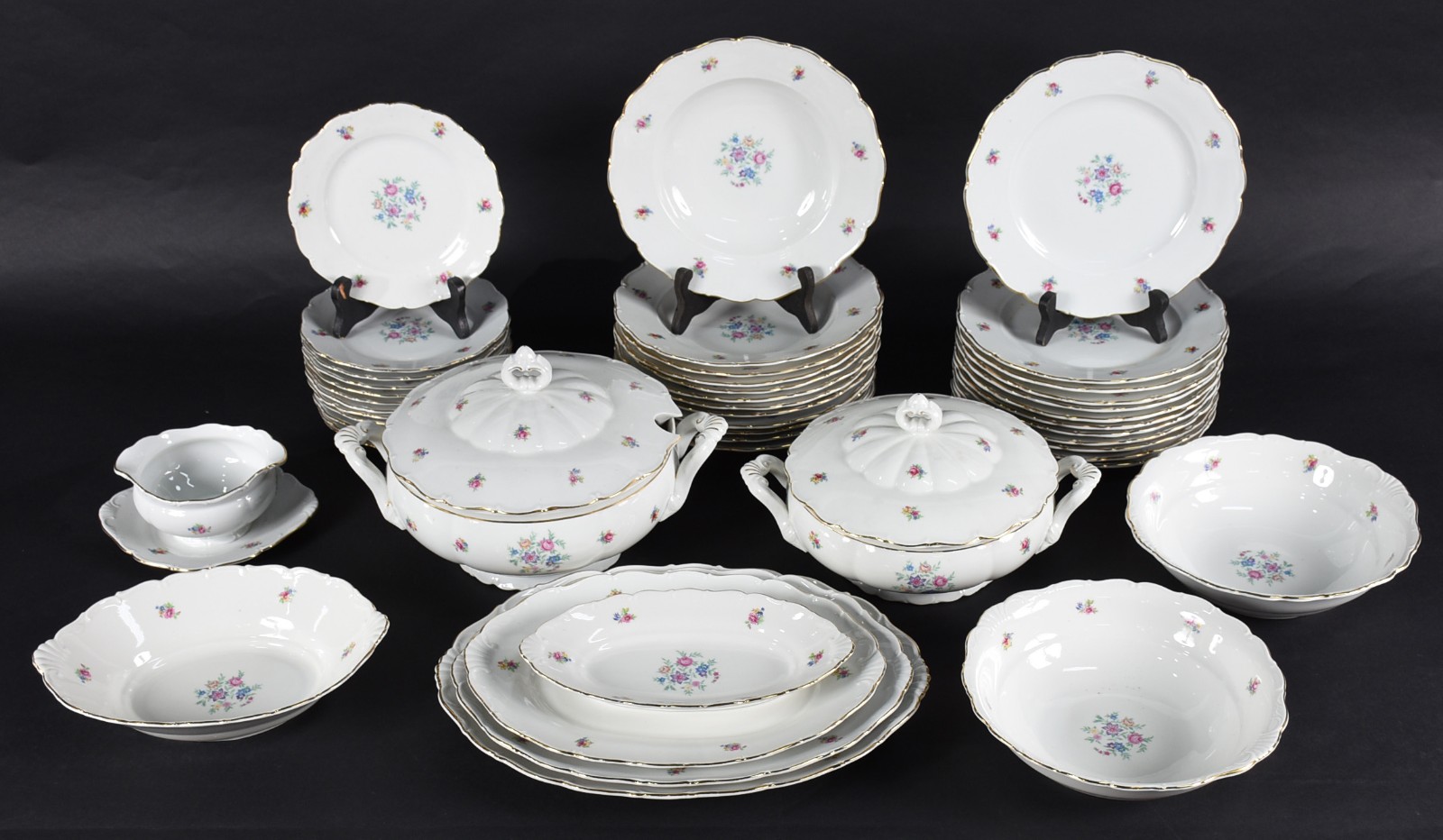 Aparelho de jantar de porcelana tcheca branca com flores em... - foto 2 de 5