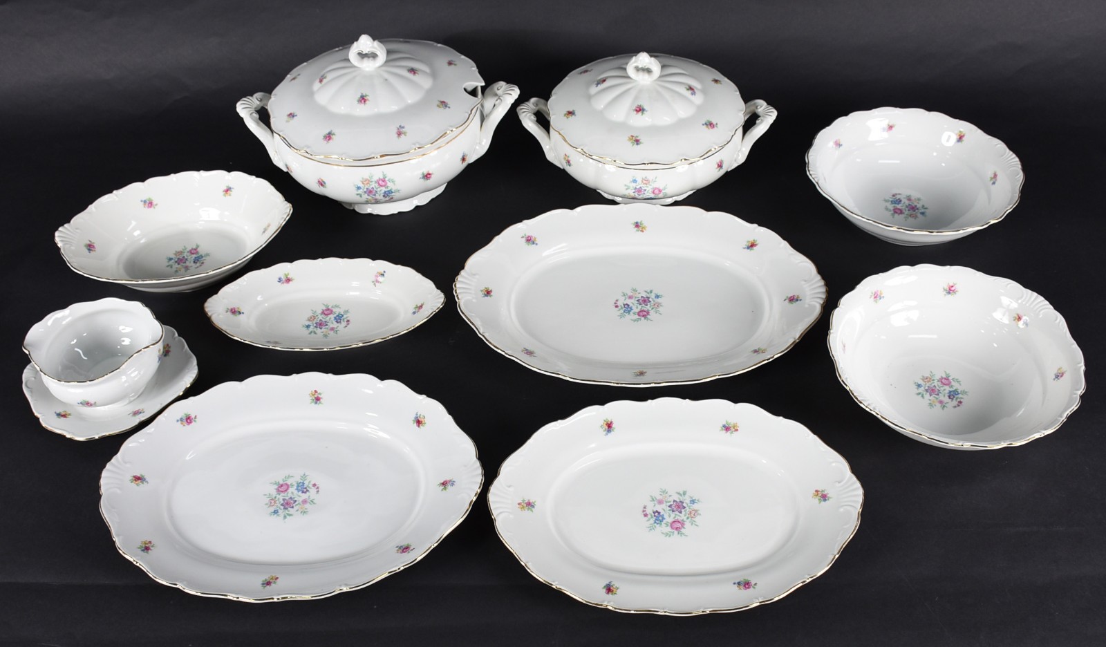 Aparelho de jantar de porcelana tcheca branca com flores em... - foto 3 de 5