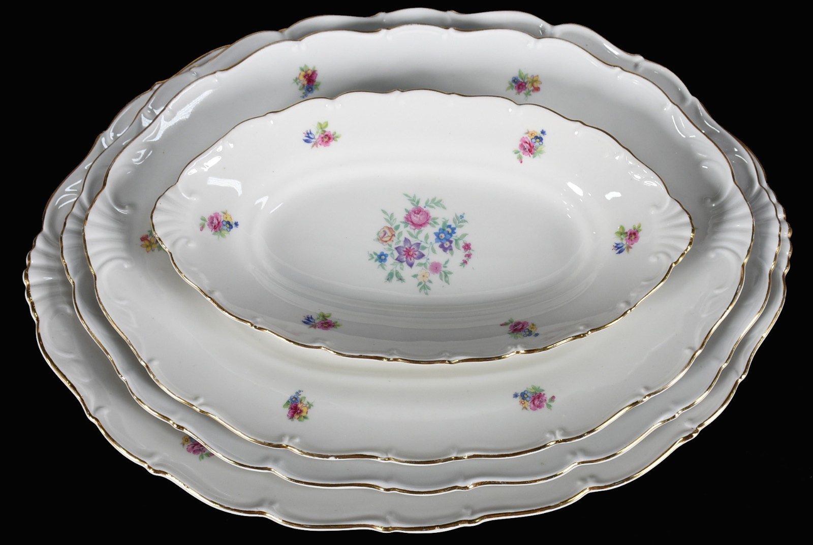 Aparelho de jantar de porcelana tcheca branca com flores em... - foto 4 de 5