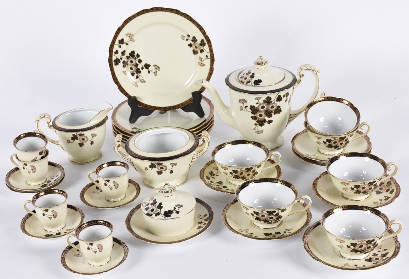 Aparelho de chá e café de porcelana Noritake composto de: 6 xícaras... - foto 1 de 4