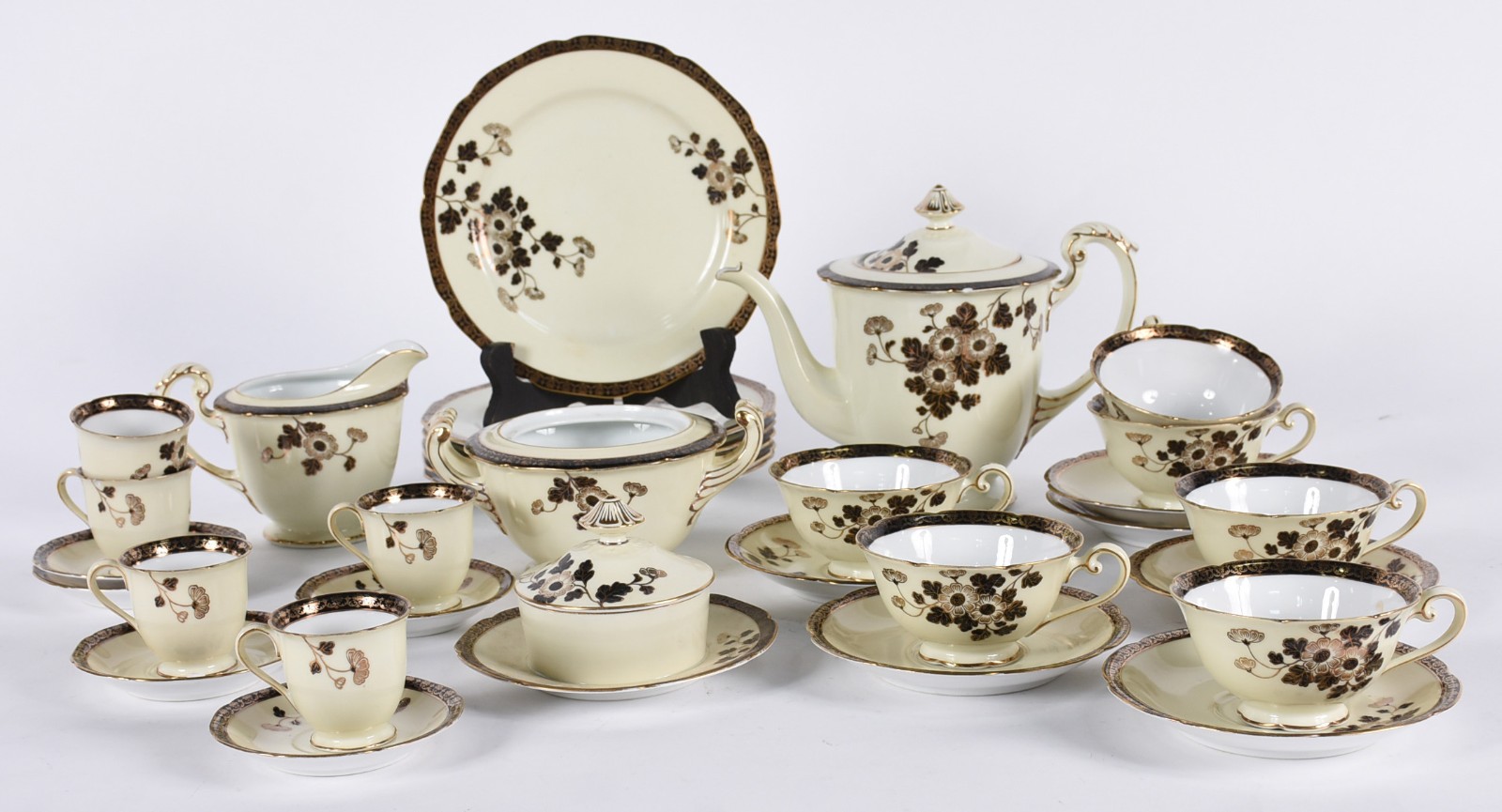 Aparelho de chá e café de porcelana Noritake composto de: 6 xícaras... - foto 2 de 4