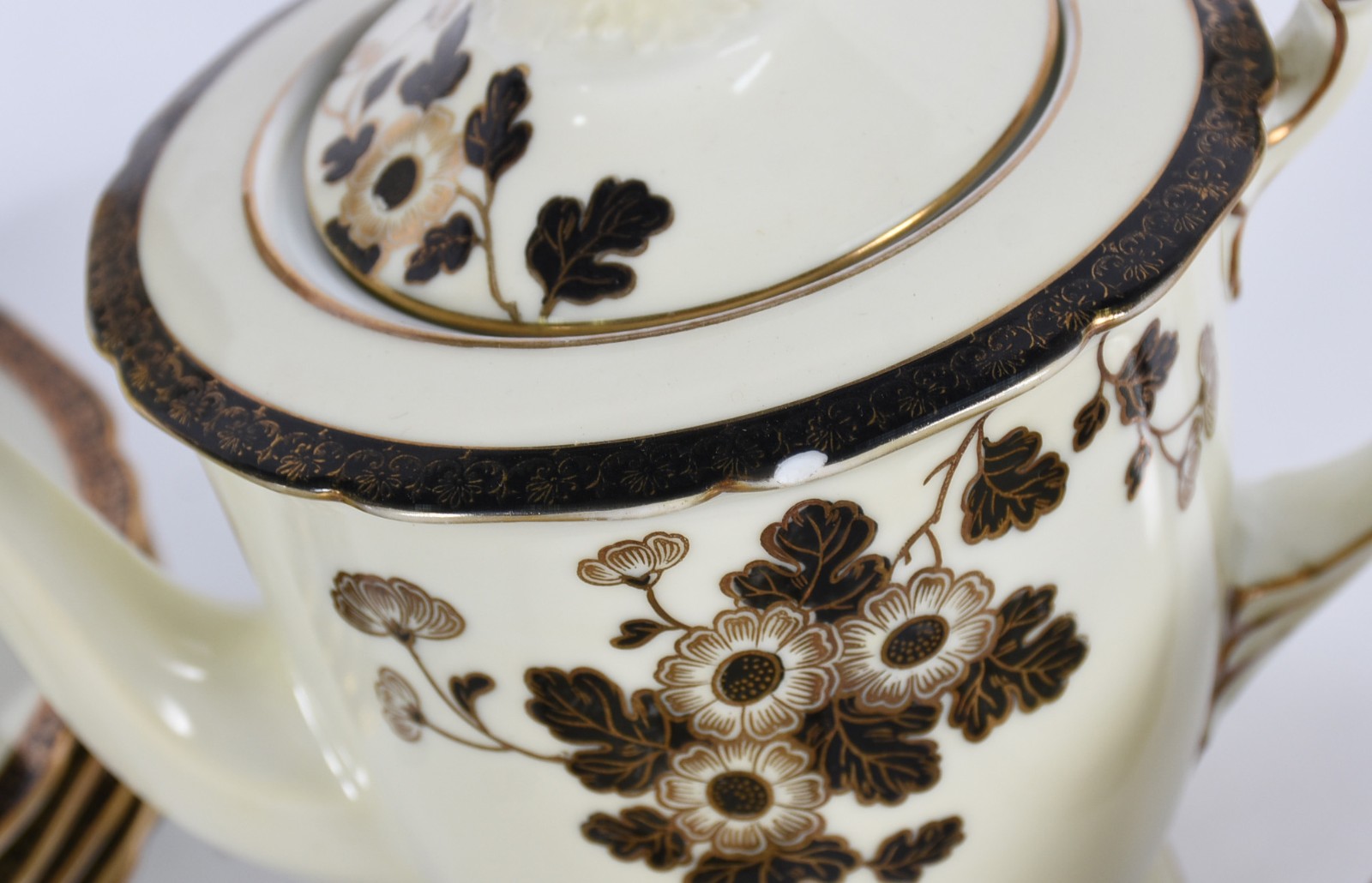 Aparelho de chá e café de porcelana Noritake composto de: 6 xícaras... - foto 3 de 4
