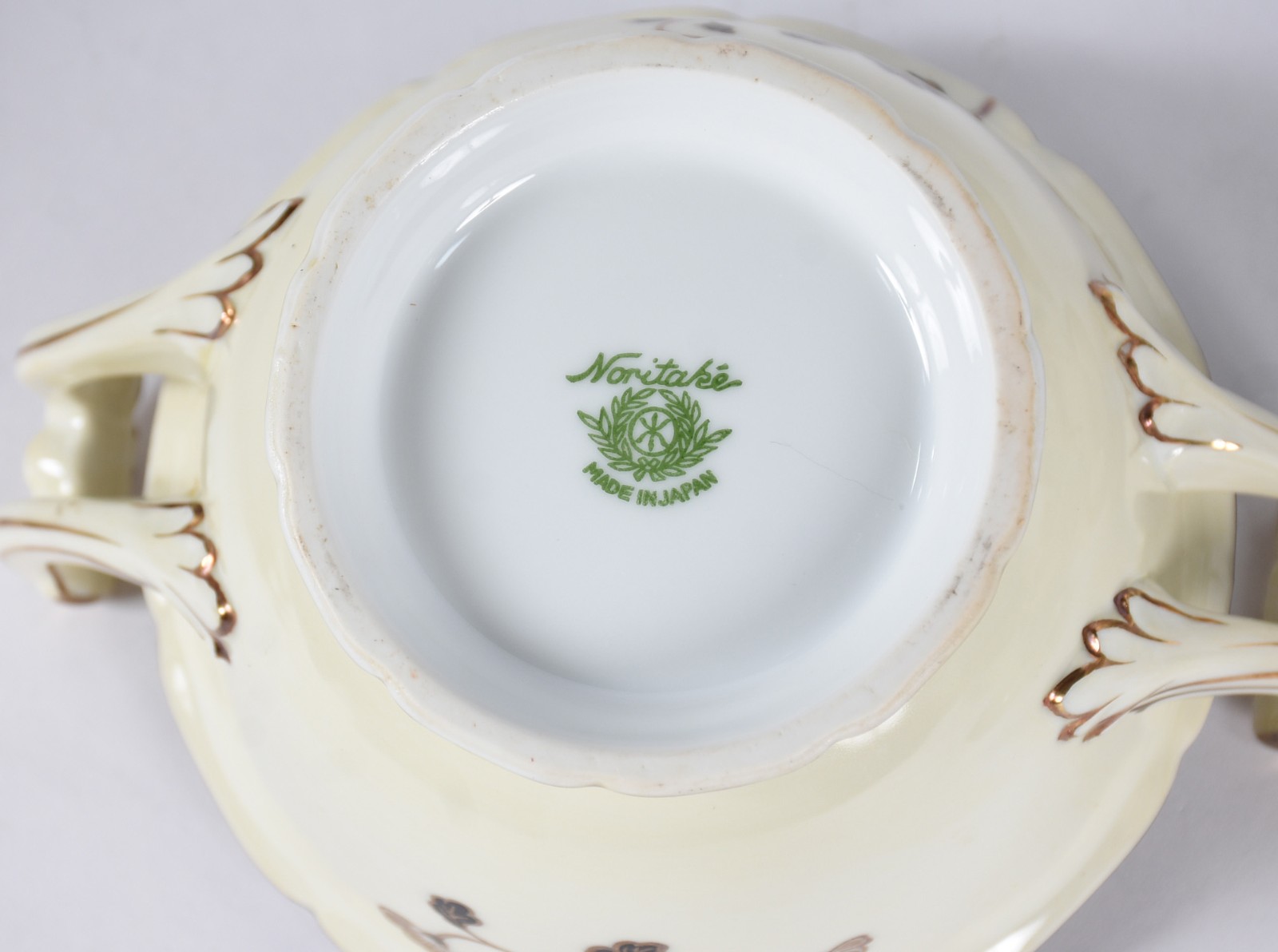Aparelho de chá e café de porcelana Noritake composto de: 6 xícaras... - foto 4 de 4