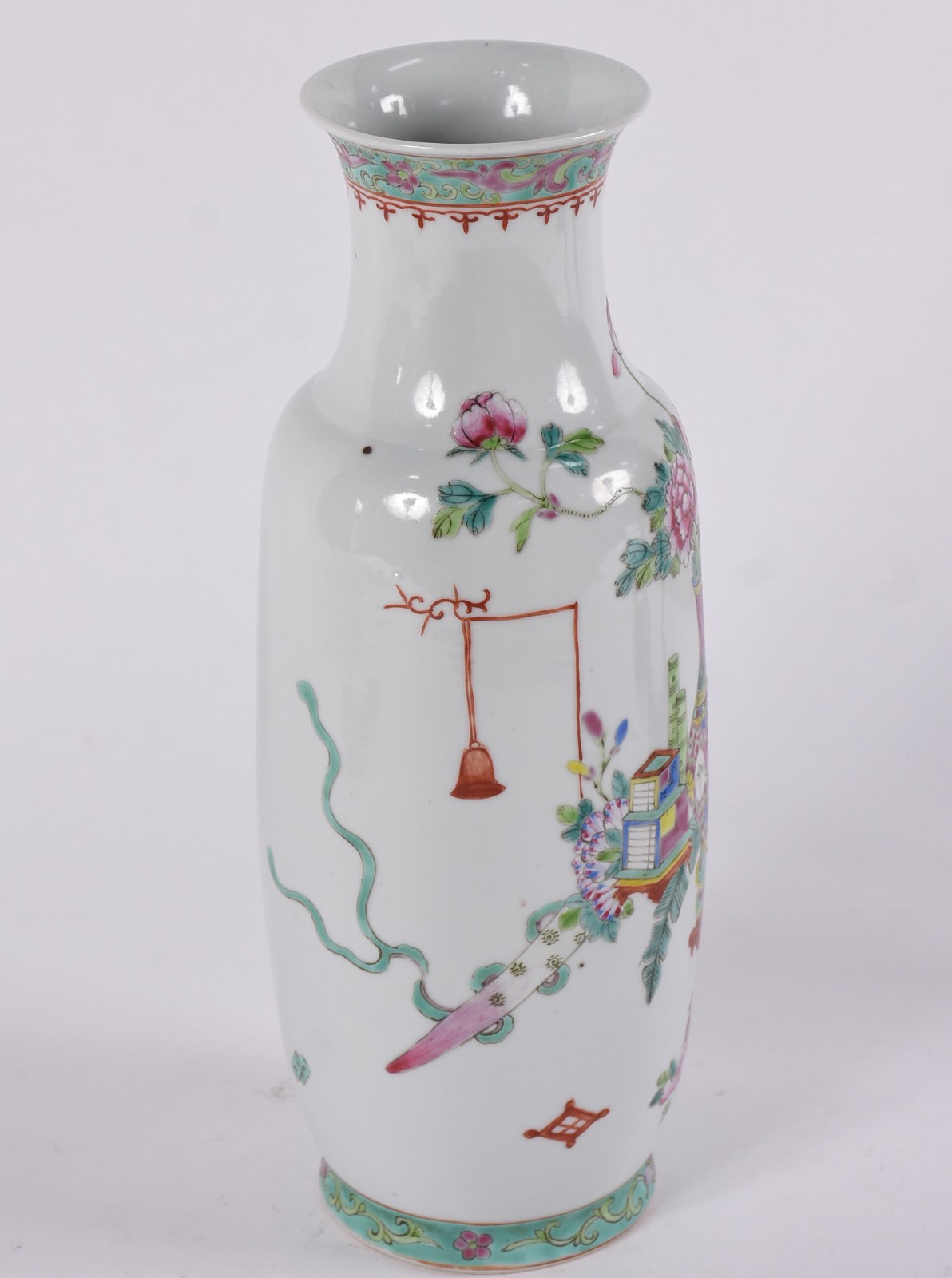 Vaso de porcelana chinesa, com flores em policromia. - foto 3 de 6