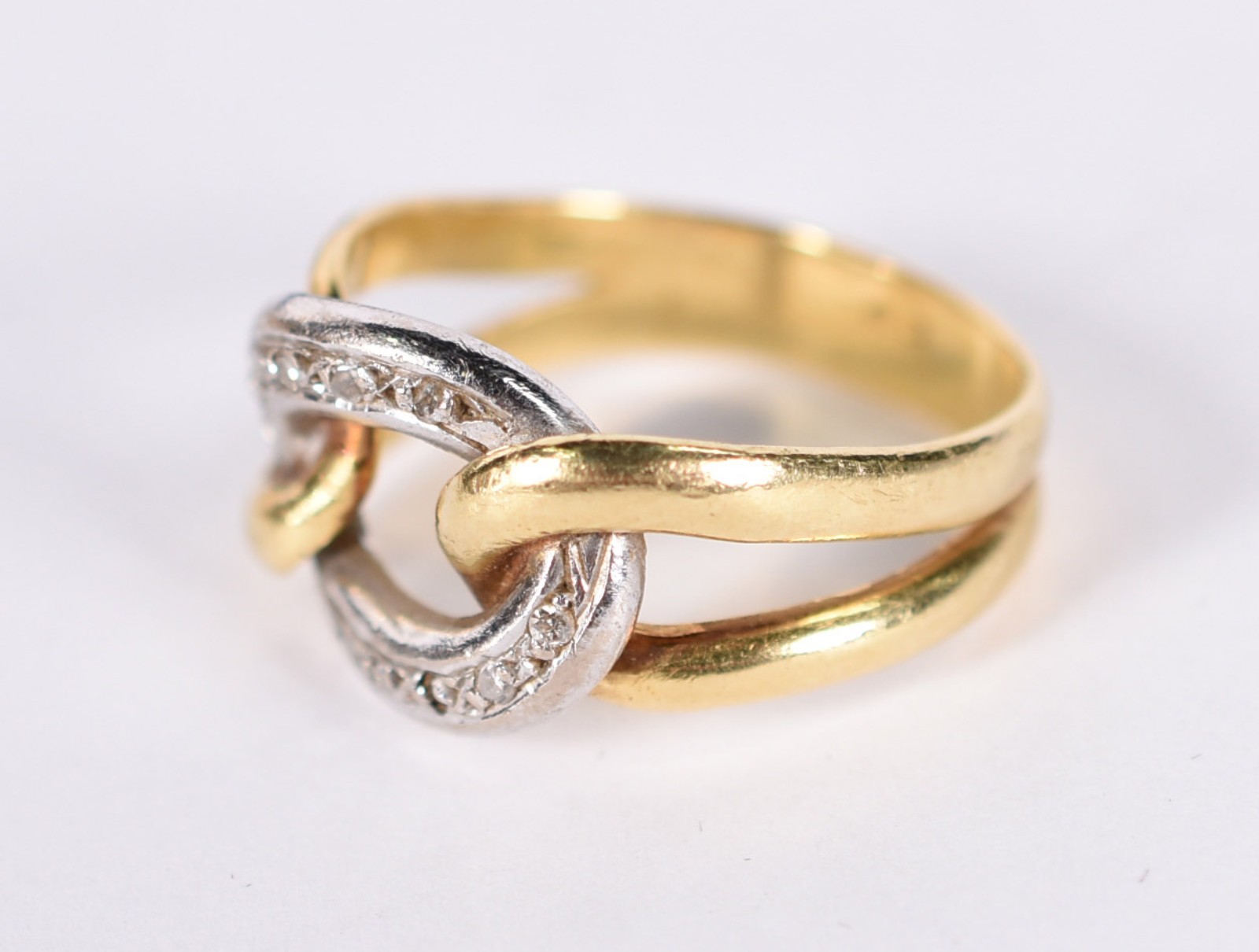 Anel de ouro 18 k italiano com brilhantes, aro 19 (Por motivos de... - foto 2 de 4