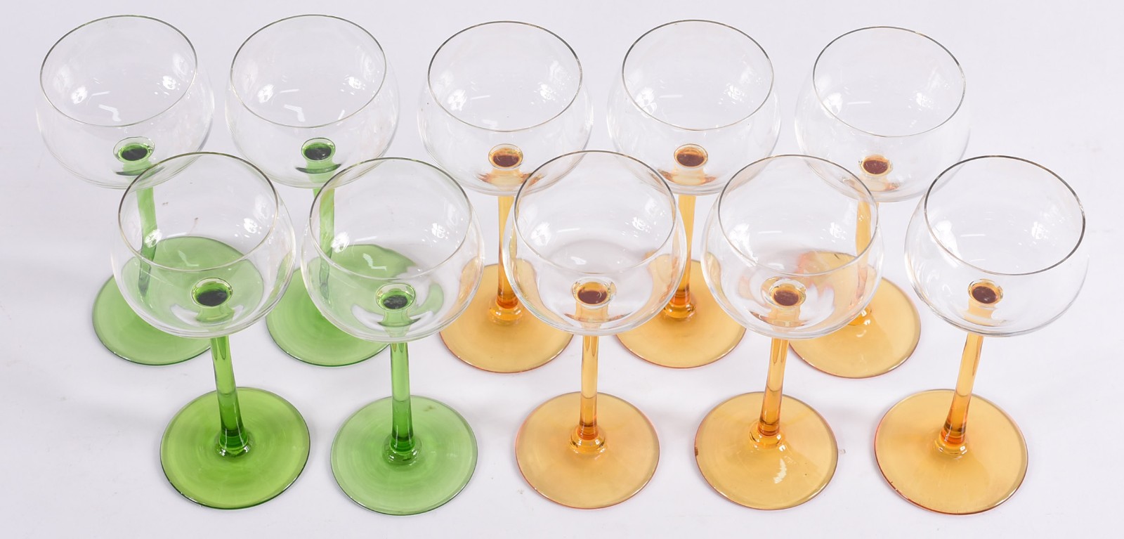 Dez cálices de cristal , com pés coloridos. - foto 2 de 3