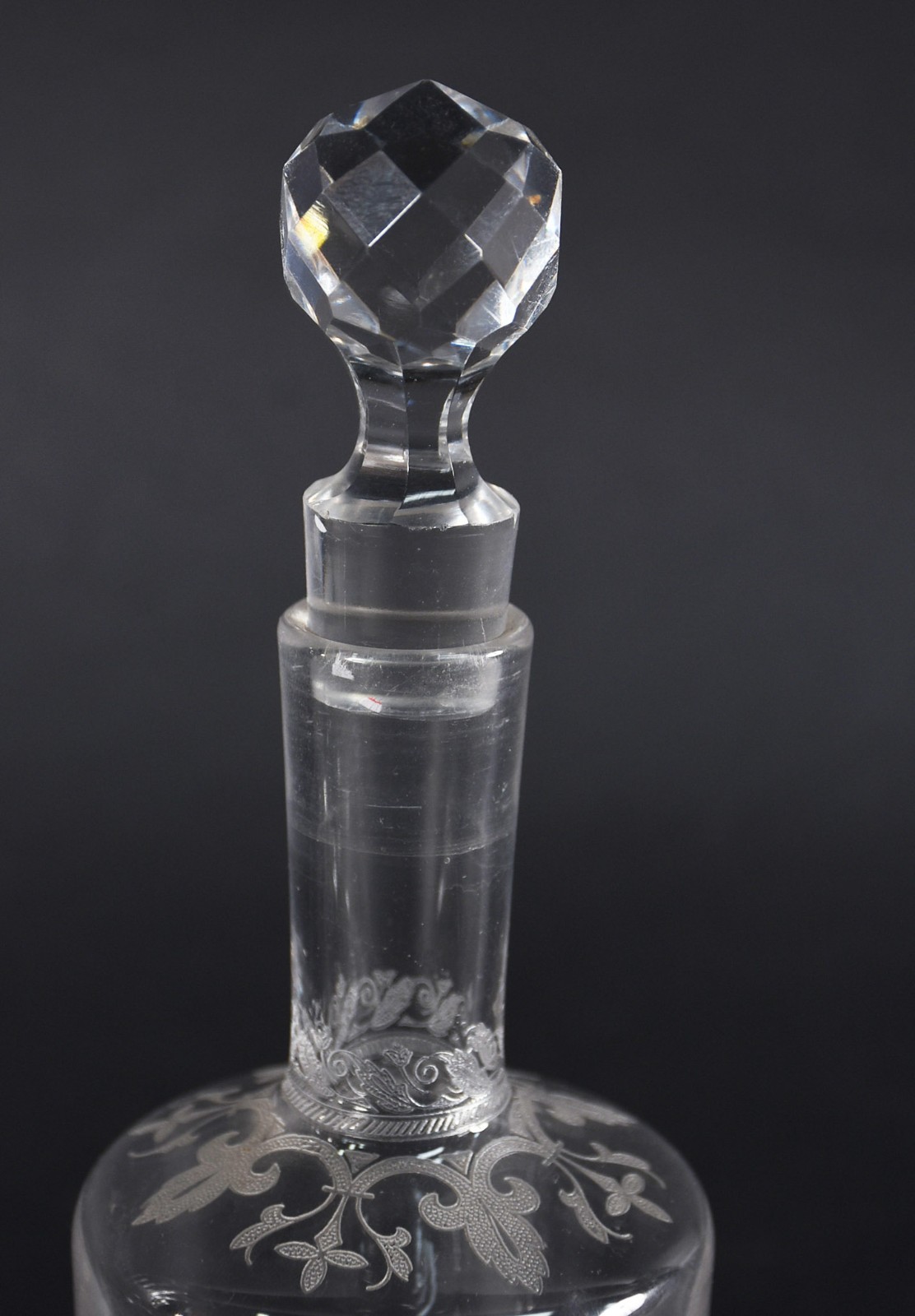 Três licoreiras de cristal, com 2 cálices. - foto 3 de 4