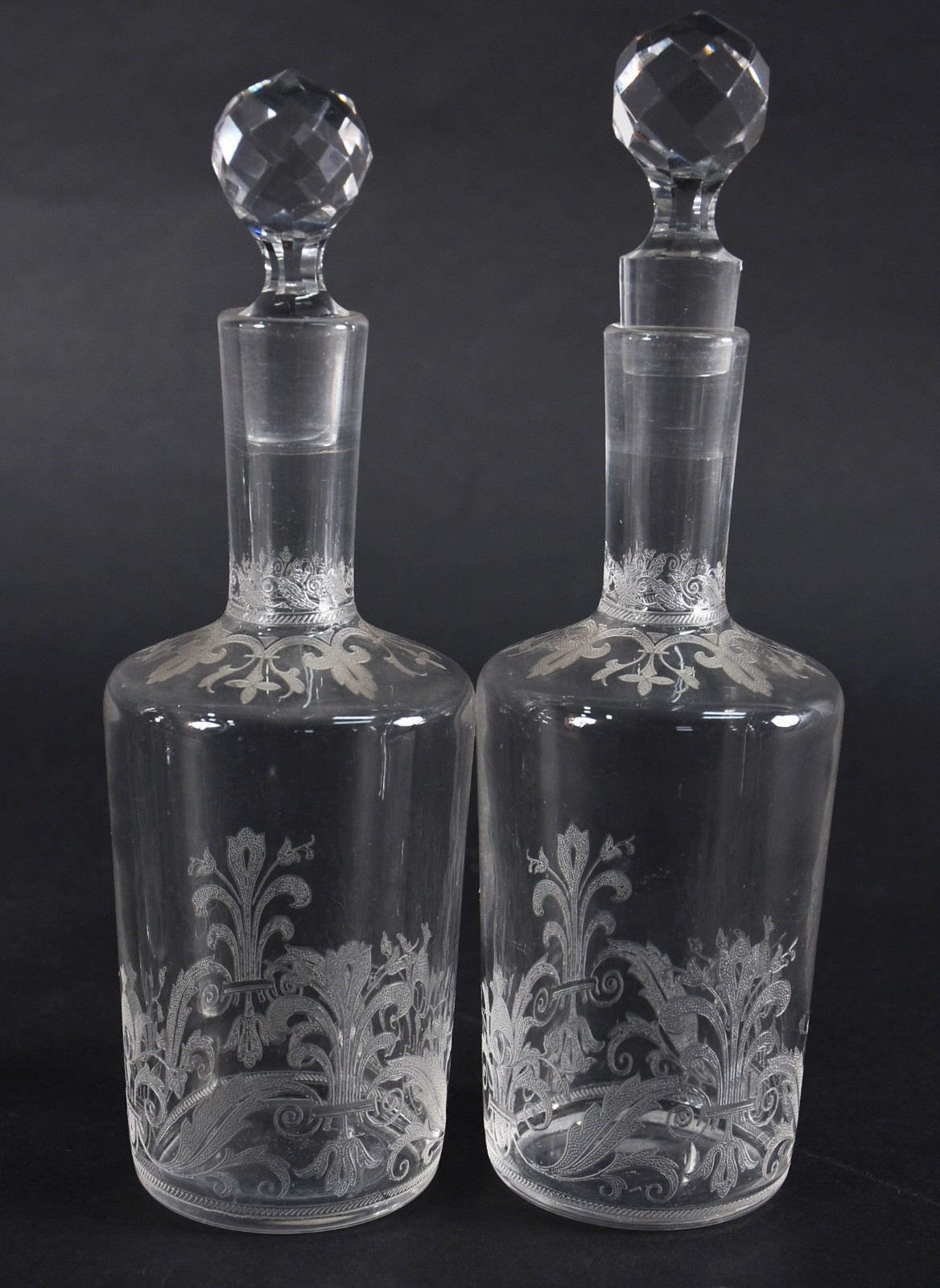 Três licoreiras de cristal, com 2 cálices. - foto 4 de 4
