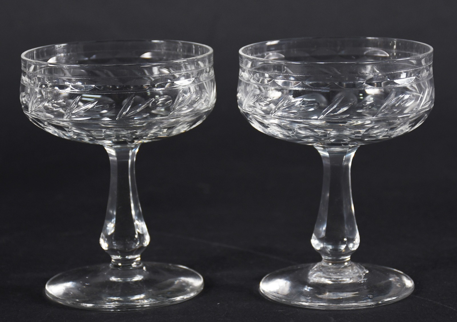 Dez taças para champagne de cristal lapidado. - foto 3 de 3