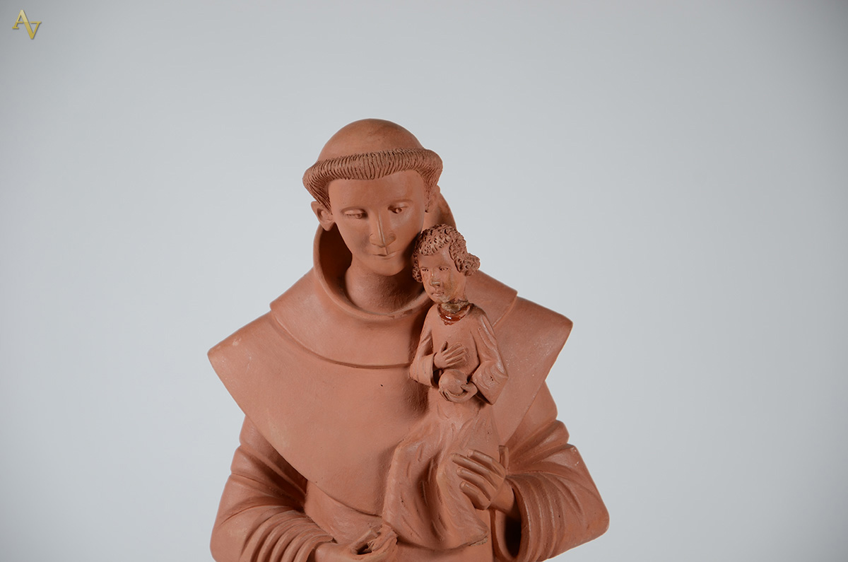 NILSON DE TRACUNHAÉM - Escultura em argila representando Santo... - foto 2 de 4