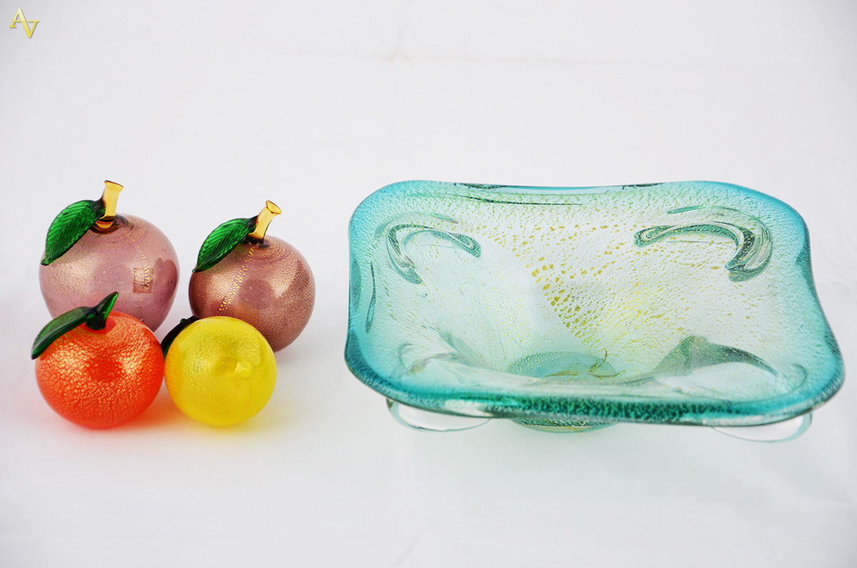 Conjunto de centro de mesa e quatro frutas em murano