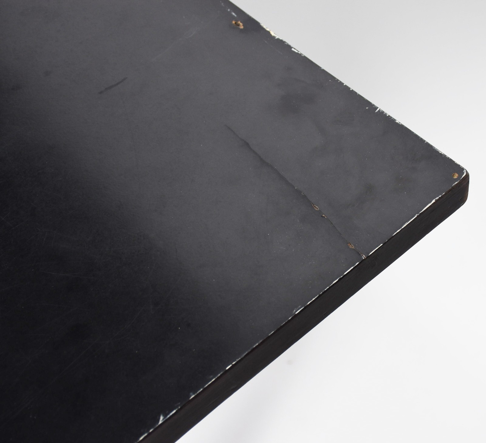 Mesa de madeira nobre feitio retangular, pernas retas (tampo com... - foto 2 de 5