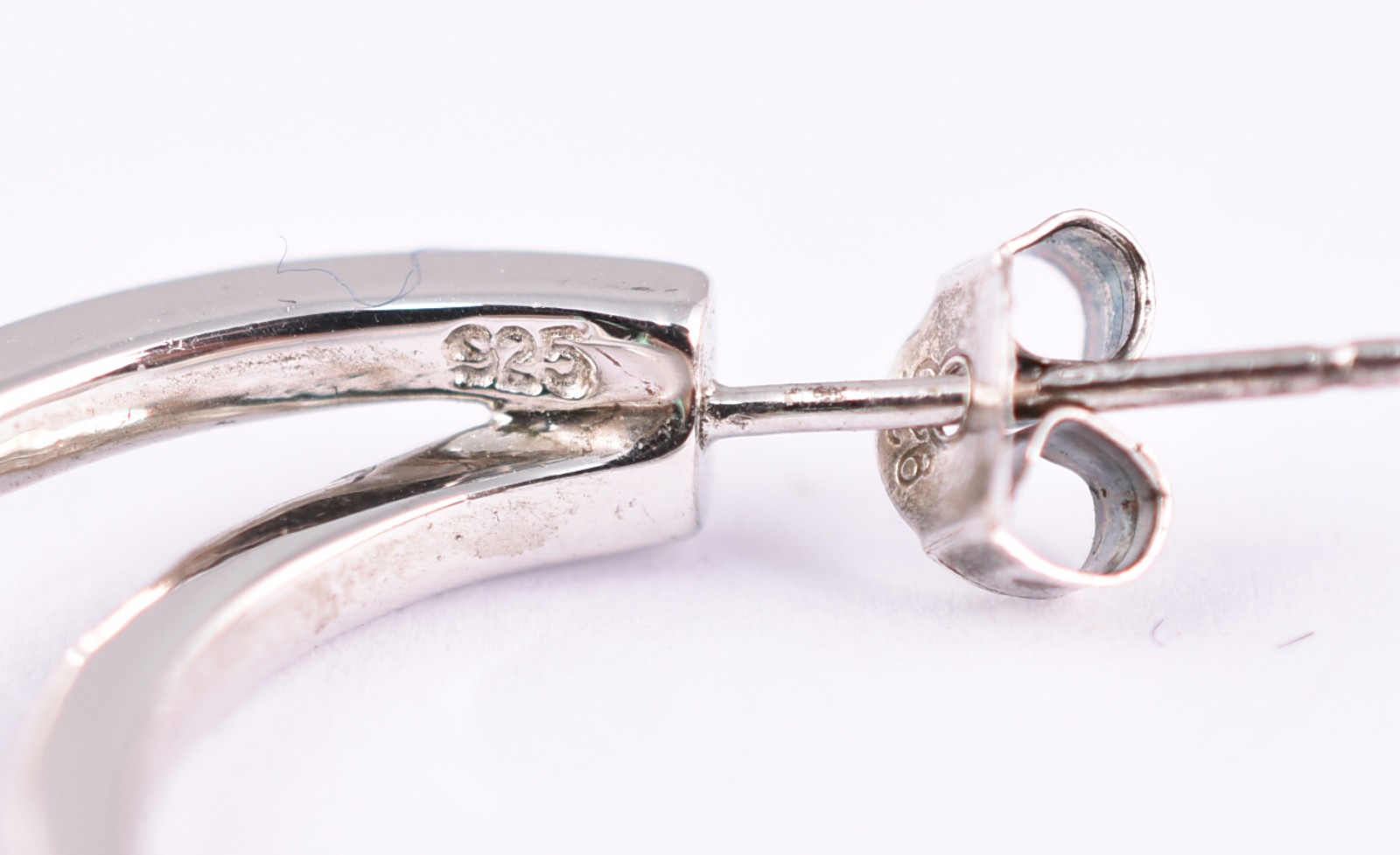 Conjunto composto de: 2 pares de argolas em prata de lei 925 e... - foto 4 de 6