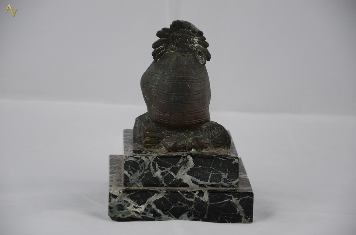 Estatueta em bronze representando Índia. Assinada. Altura total: 14 cm - foto 3 de 4