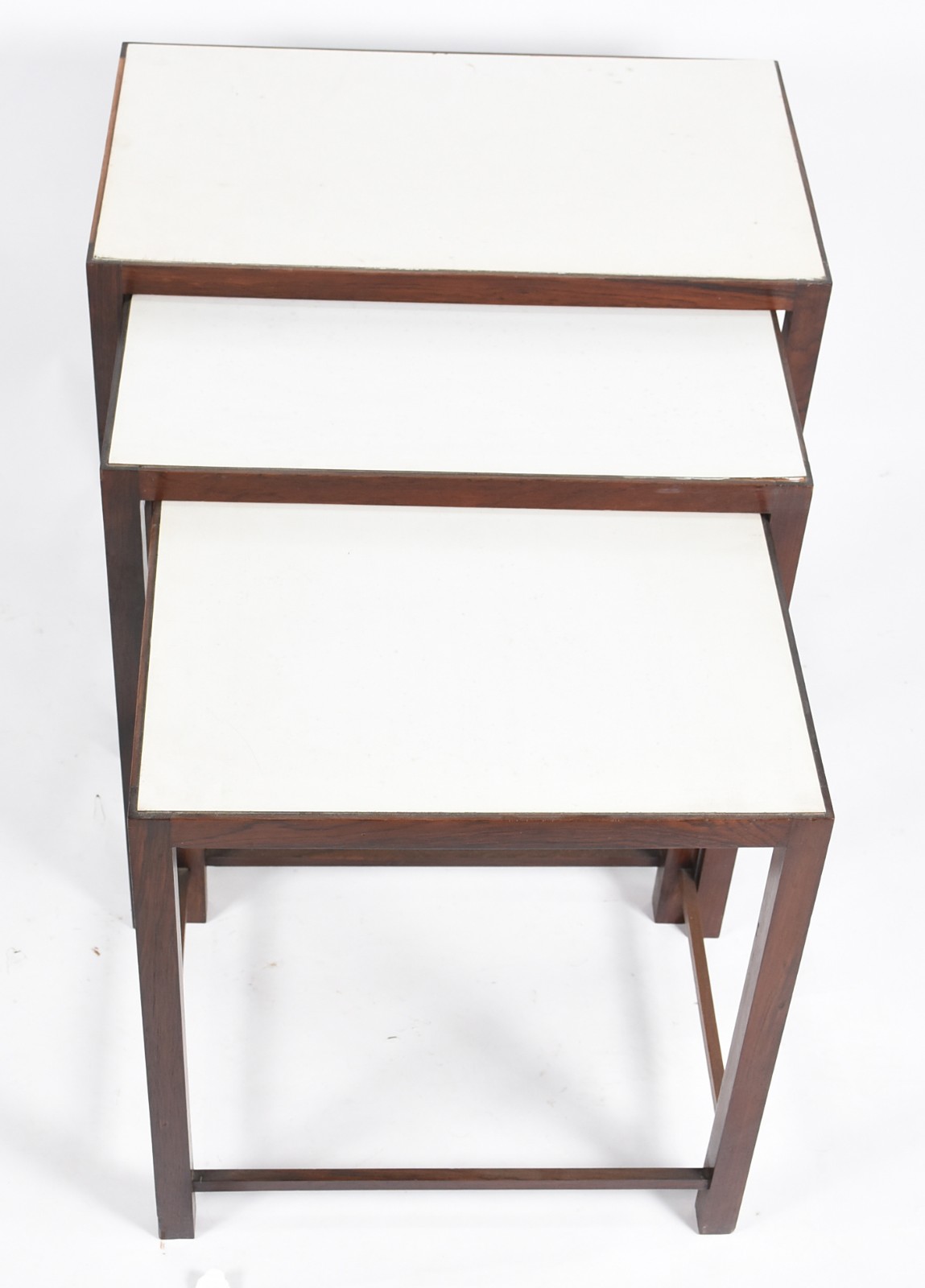 Mesa ninho de jacarandá e formica com 3 peças. - foto 4 de 5