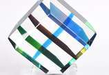 Shlomi Haziza (1969),  - Escultura tridimensional em bloco de acrílico multi colorida.